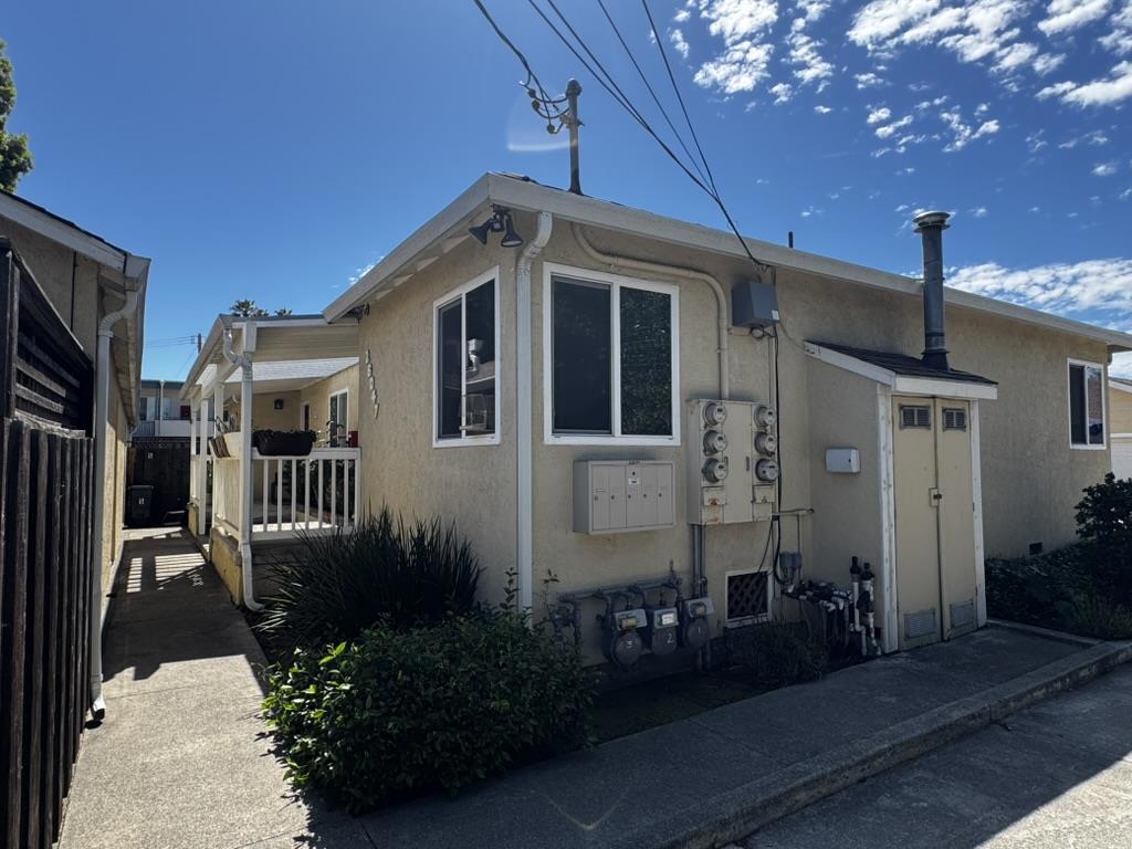 26047 Gading Road Property Photo 19