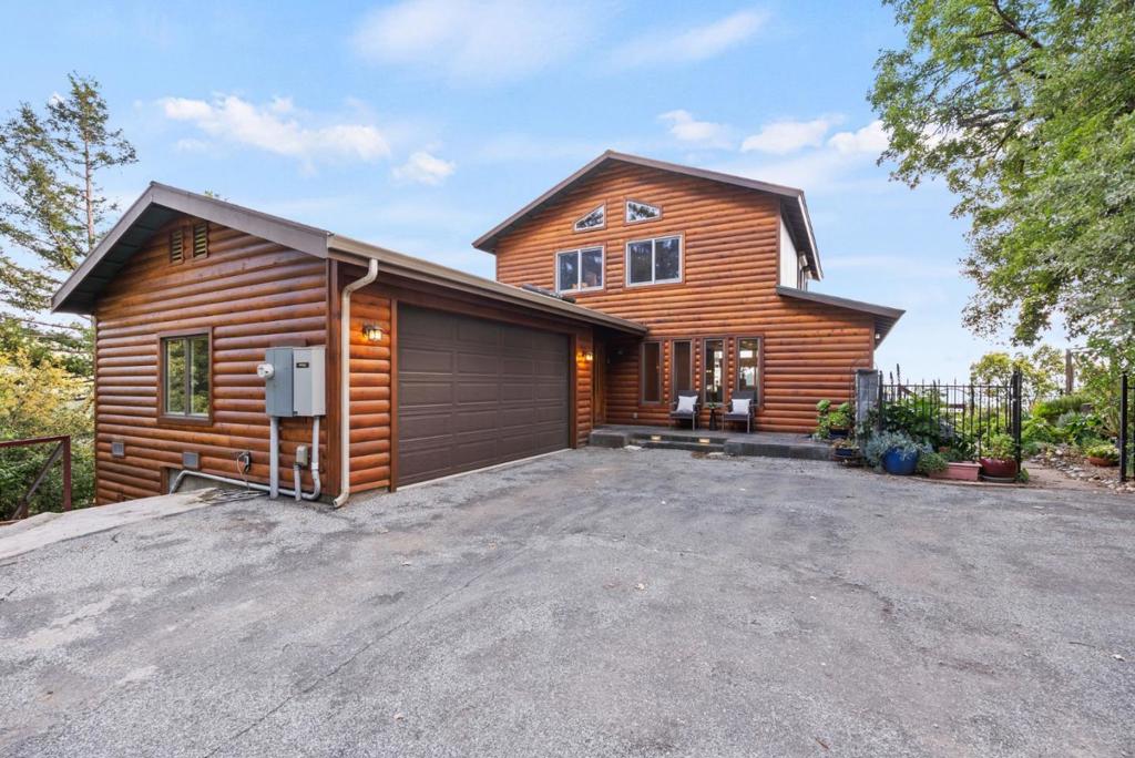 18836 Favre Ridge Road Property Photo 4