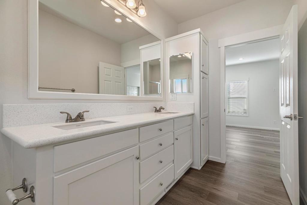 510 Saddlebrook Drive 315 Property Photo 24