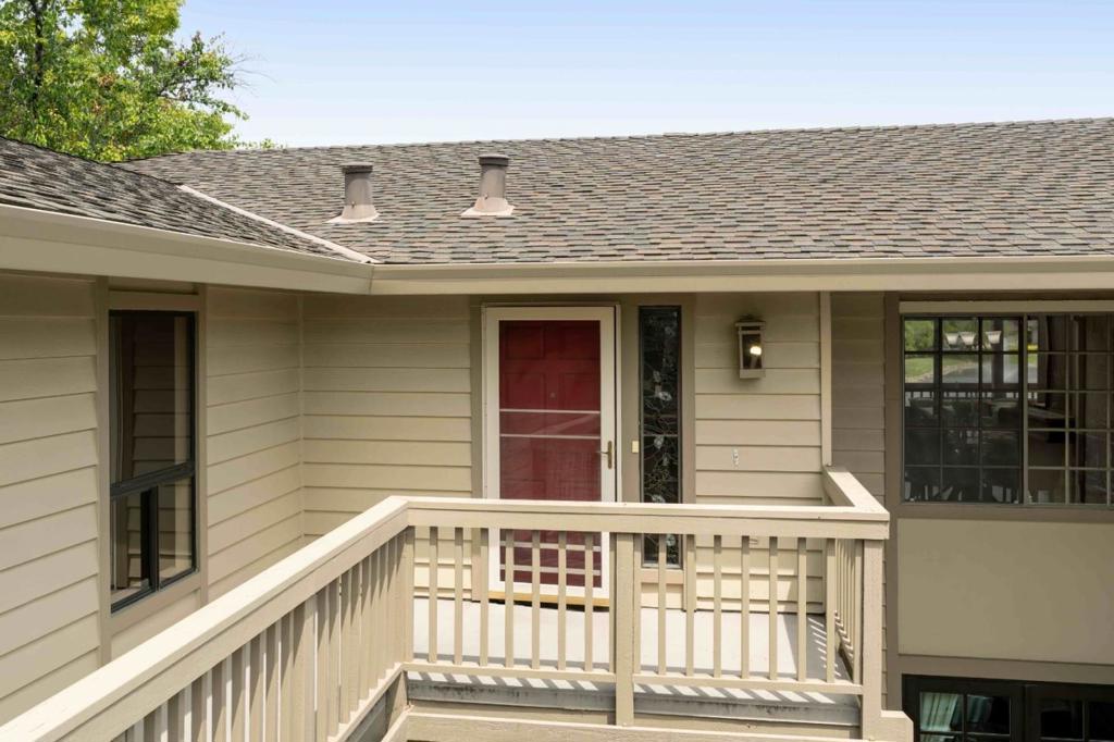 7012 Via Valverde Property Photo 2