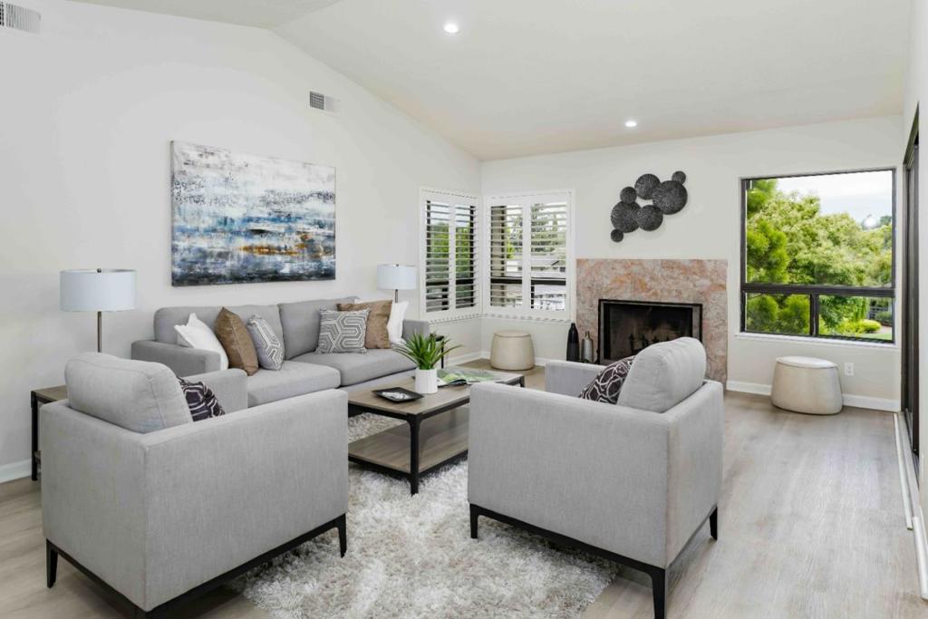 7012 Via Valverde Property Photo 4