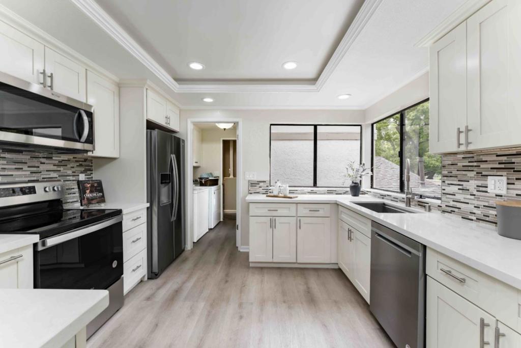 7012 Via Valverde Property Photo 7