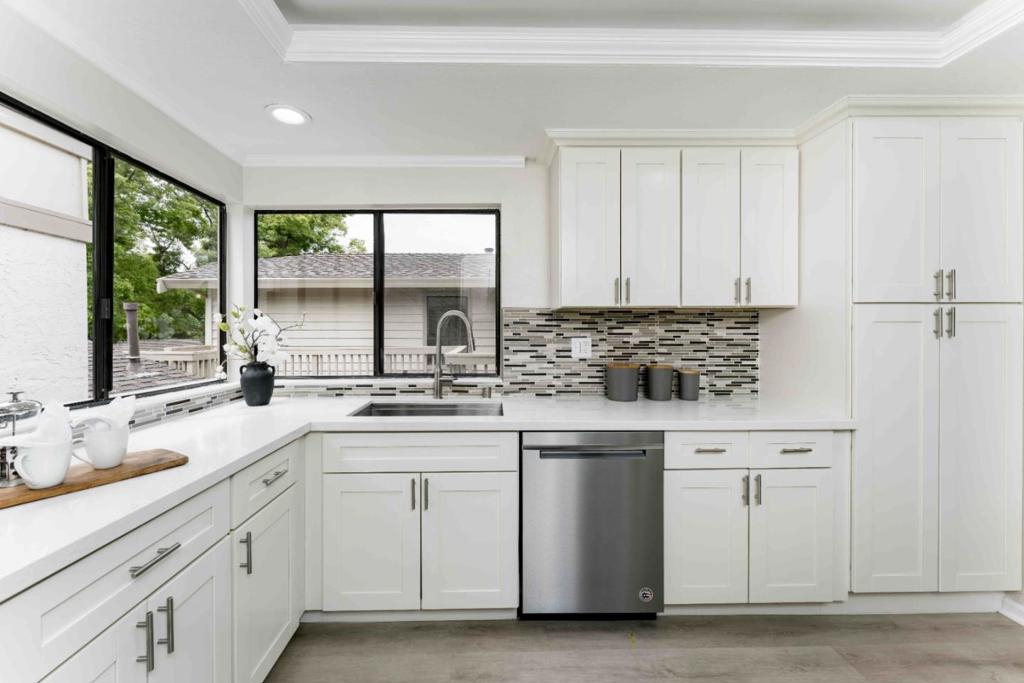 7012 Via Valverde Property Photo 8