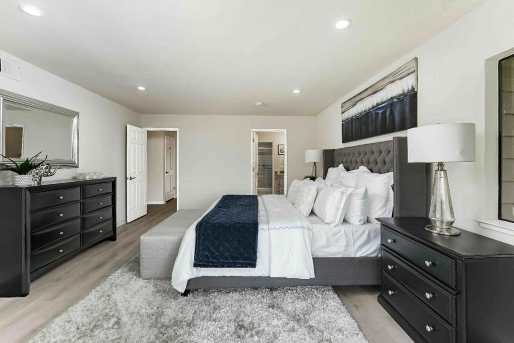 7012 Via Valverde Property Photo 10