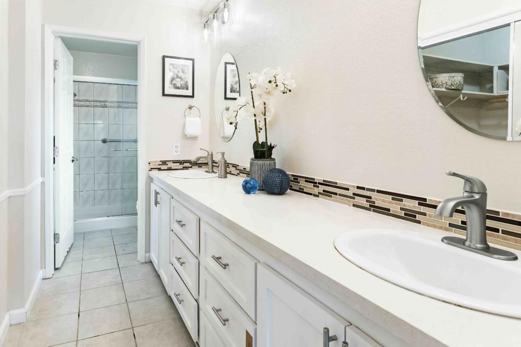 7012 Via Valverde Property Photo 12