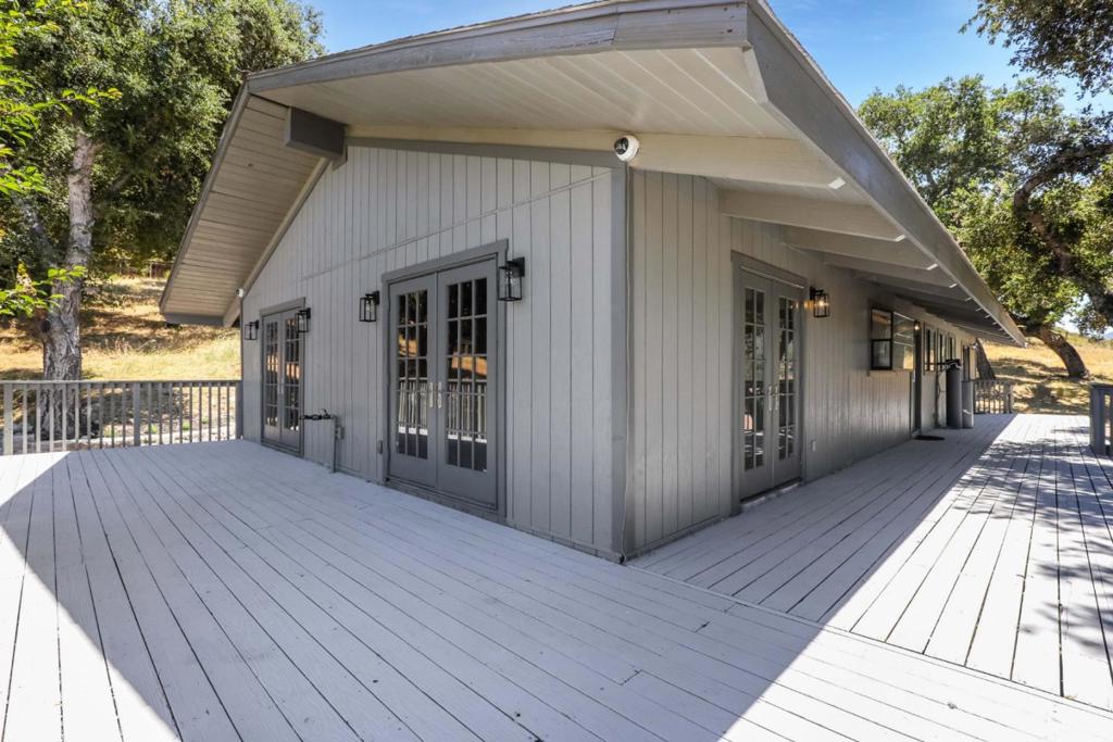 19235 Cachagua Road Property Photo 2