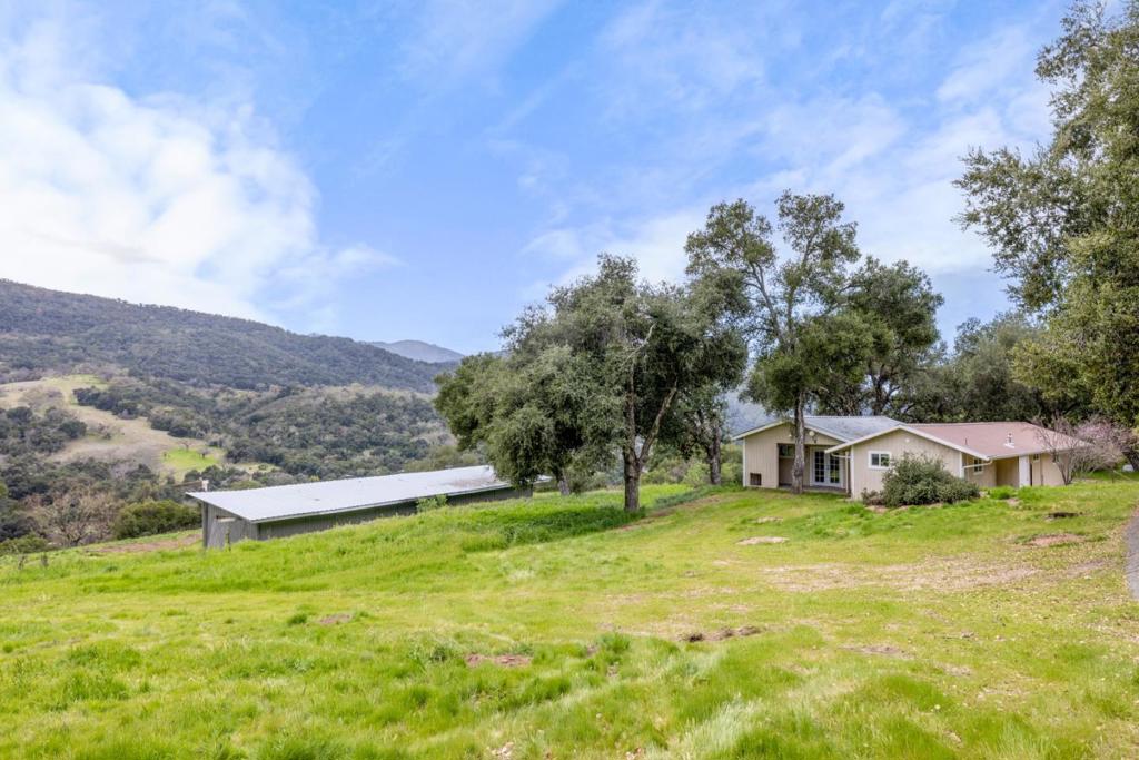 19235 Cachagua Road Property Photo 17