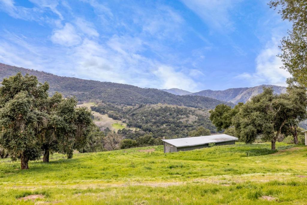 19235 Cachagua Road Property Photo 32
