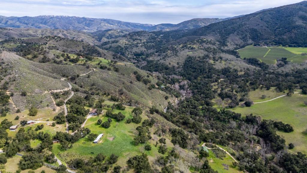 19235 Cachagua Road Property Photo 34