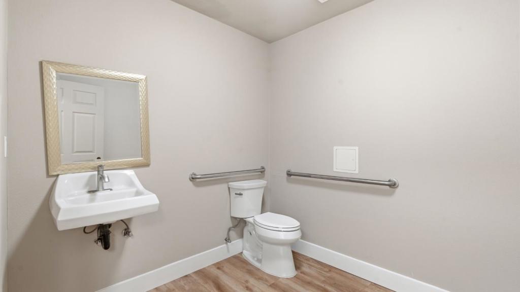 130 Grove Street Property Photo 29