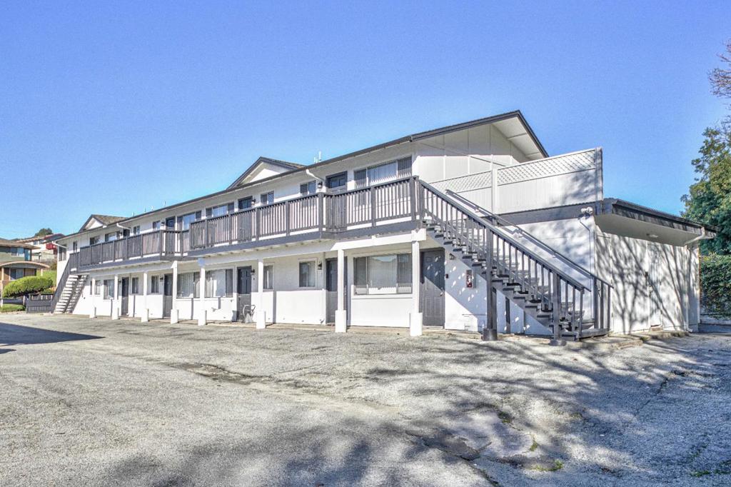 290 Pennsylvania Drive Property Photo 1