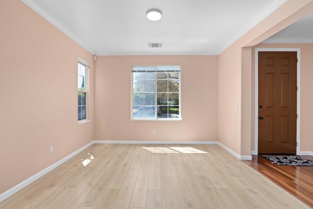 5749 Oakmont Drive Property Photo 6