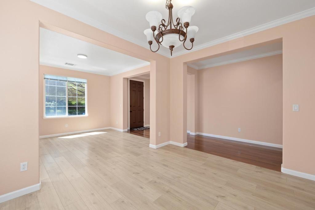 5749 Oakmont Drive Property Photo 9