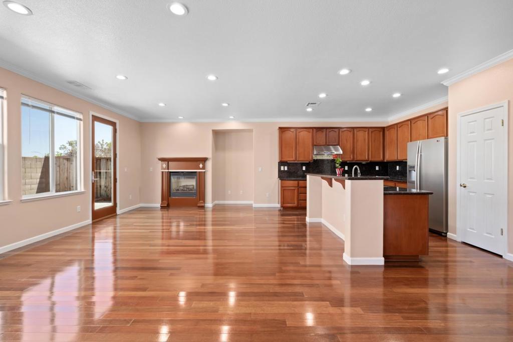 5749 Oakmont Drive Property Photo 10