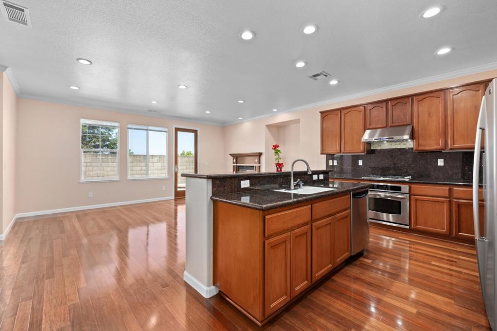 5749 Oakmont Drive Property Photo 11