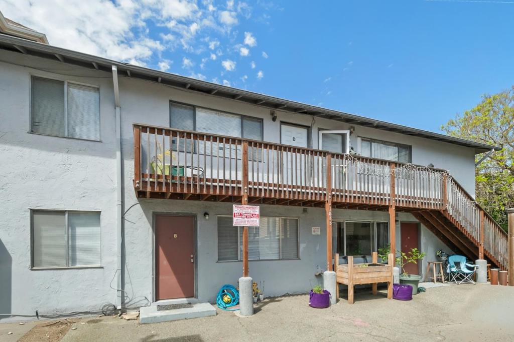 1833 Clinton Avenue Property Photo 2