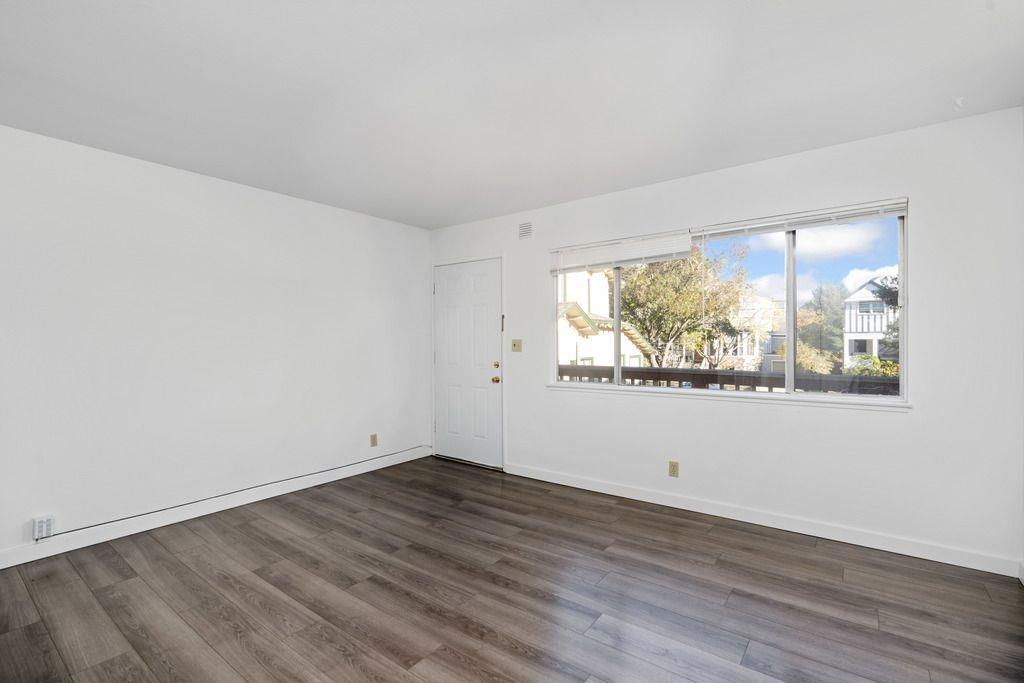 1833 Clinton Avenue Property Photo 17