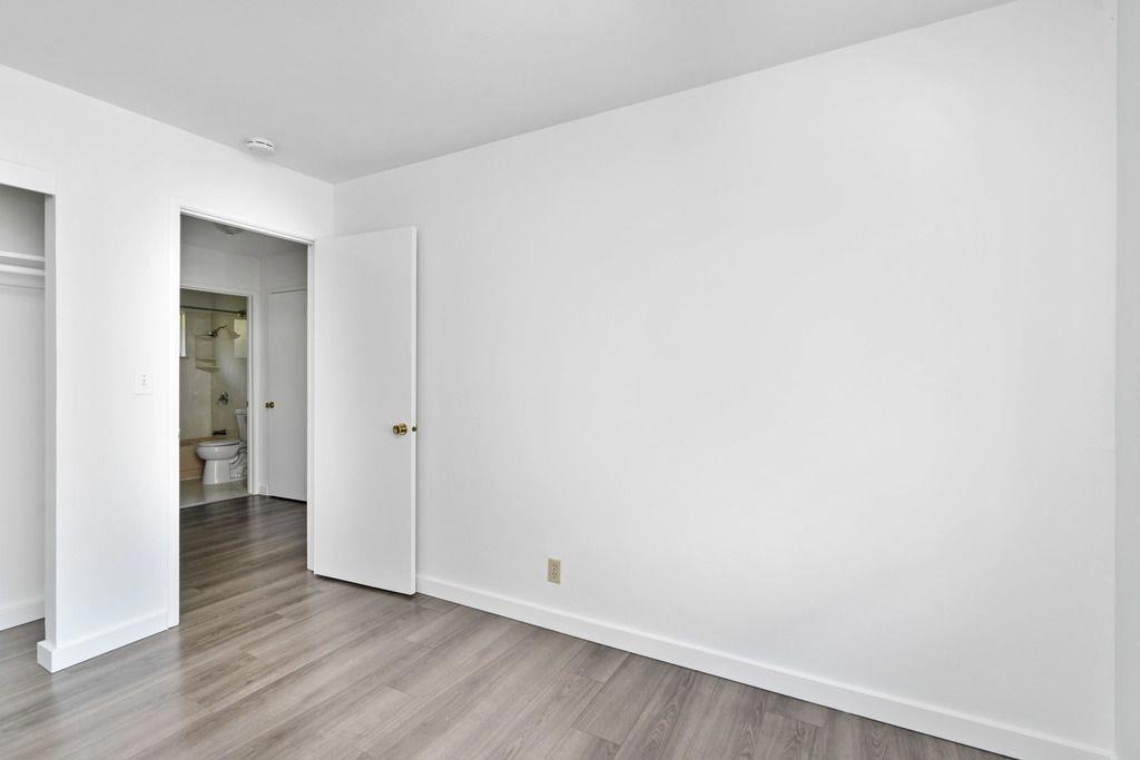 1833 Clinton Avenue Property Photo 18