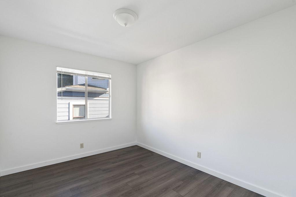 1833 Clinton Avenue Property Photo 19