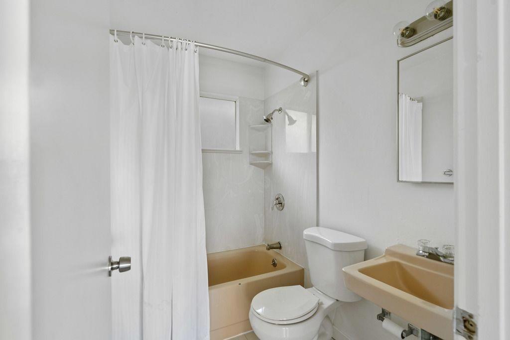 1833 Clinton Avenue Property Photo 21