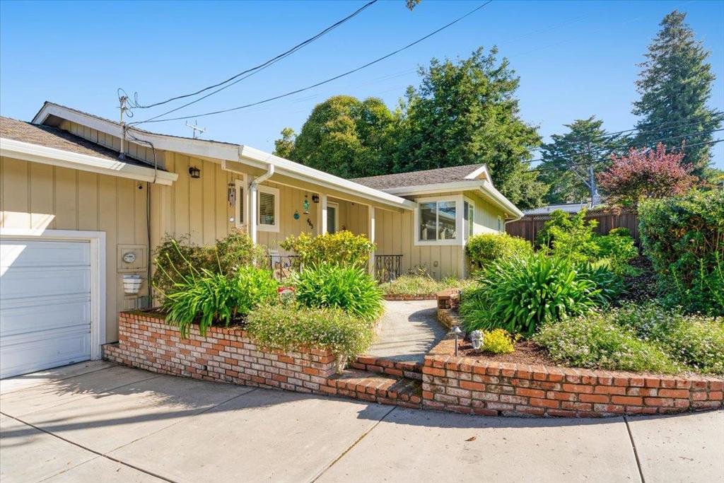 465 Los Altos Drive Property Photo 3
