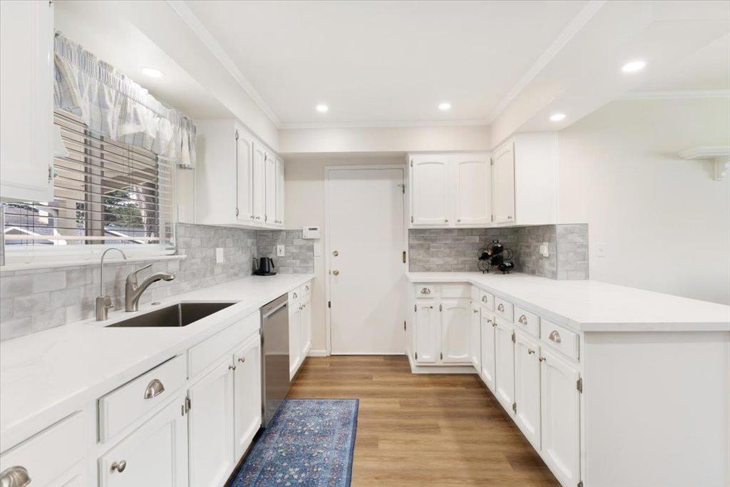 465 Los Altos Drive Property Photo 17
