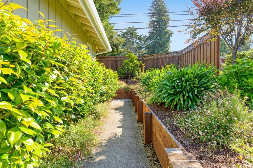 465 Los Altos Drive Property Photo 39