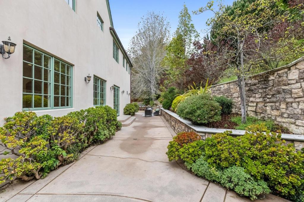 30 Malavear Court Property Photo 45