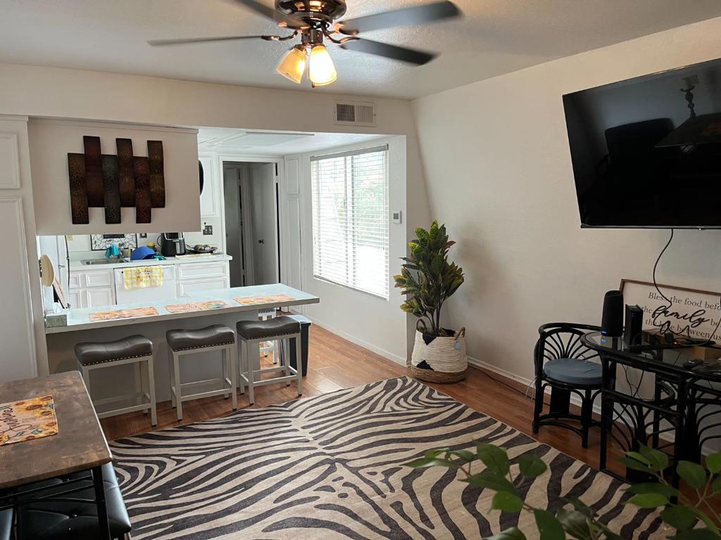 3334 Harbor Circle B Property Photo 4