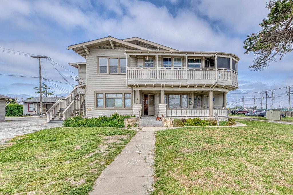 1200 W Market Circle Property Photo 1