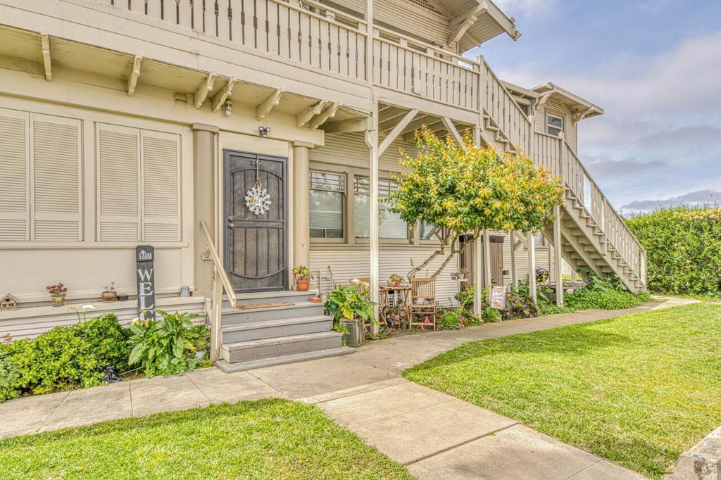 1200 W Market Circle Property Photo 7