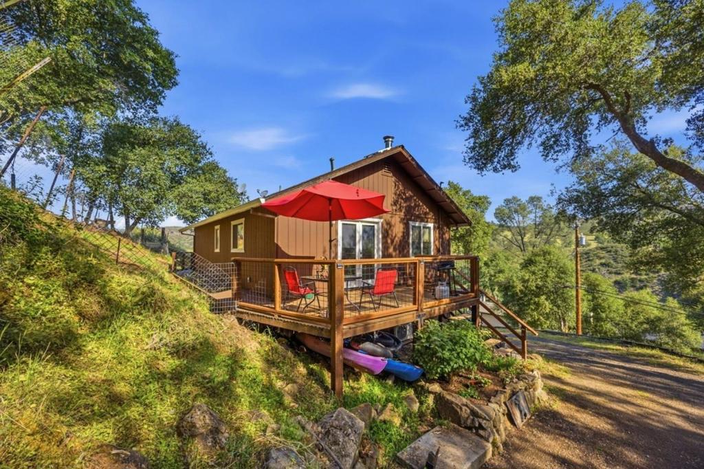 2353 Stagecoach Canyon Road Property Photo 2