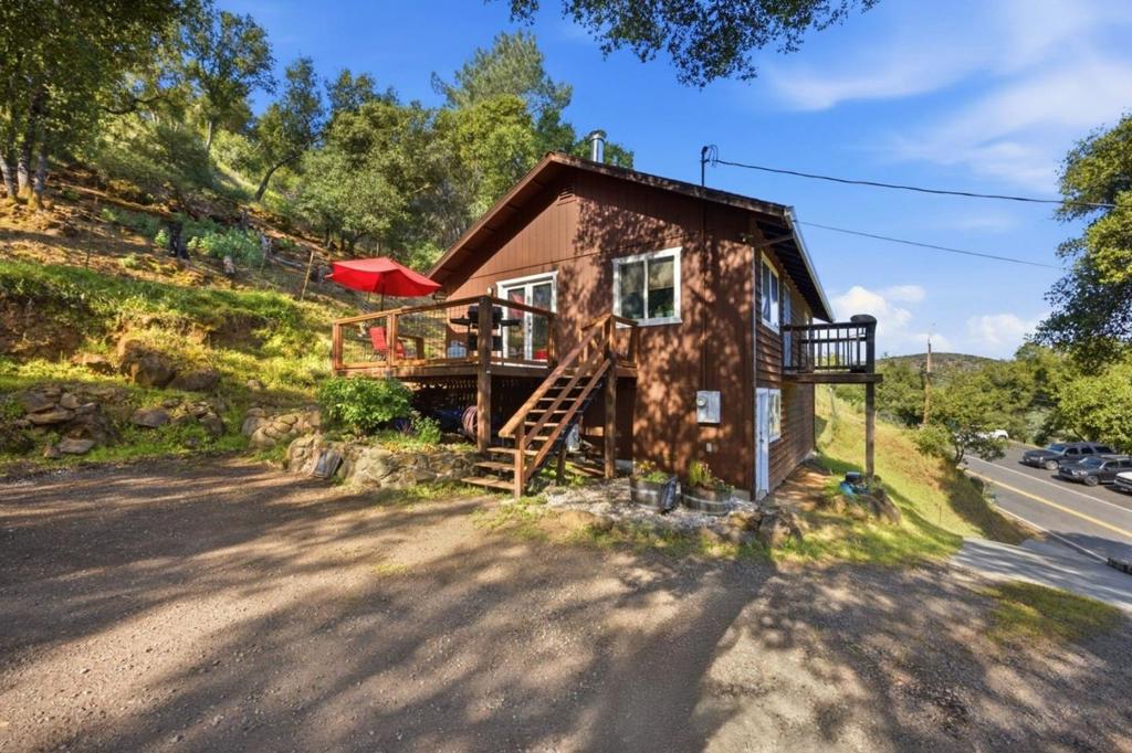 2353 Stagecoach Canyon Road Property Photo 3