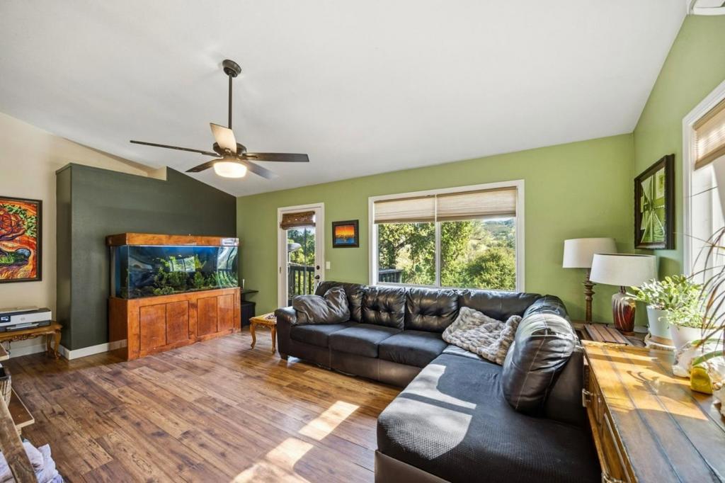 2353 Stagecoach Canyon Road Property Photo 4