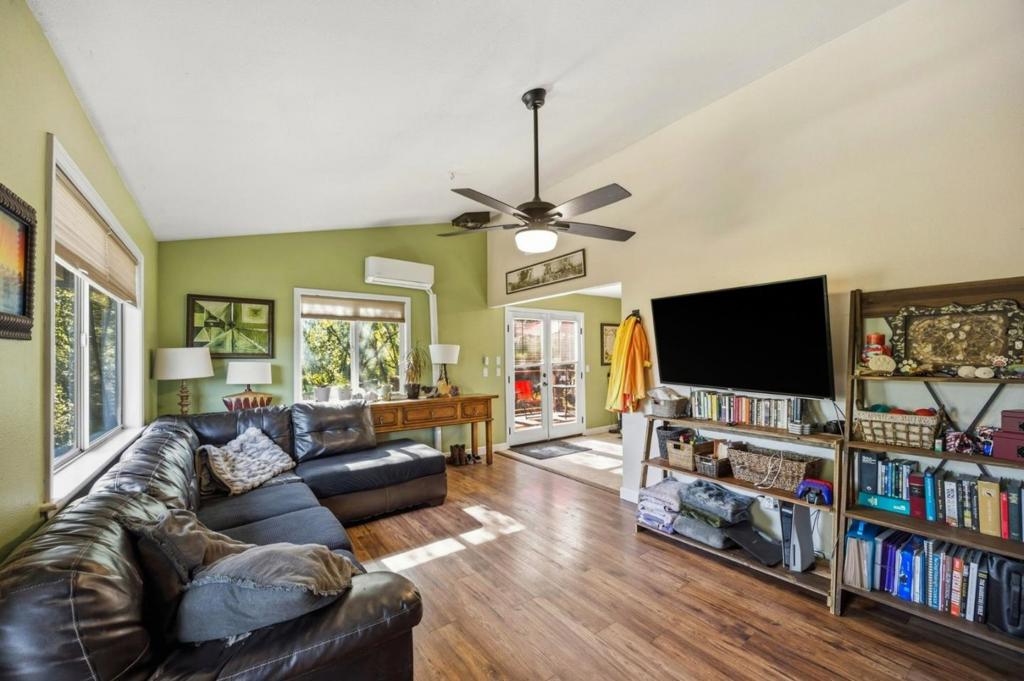 2353 Stagecoach Canyon Road Property Photo 6