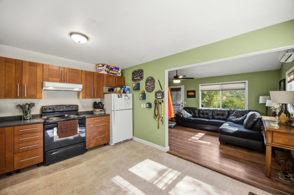 2353 Stagecoach Canyon Road Property Photo 11