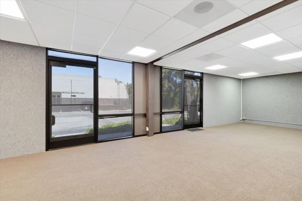 233 E Weddell Drive M Property Photo 4