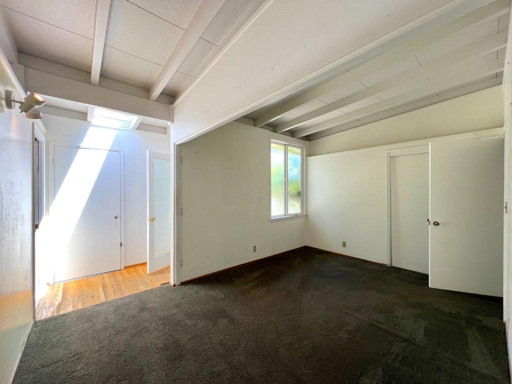 183 Thompson Square Property Photo 6
