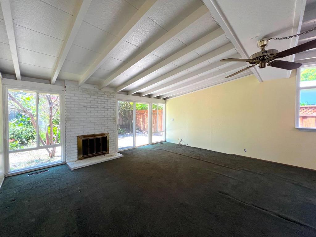 183 Thompson Square Property Photo 7