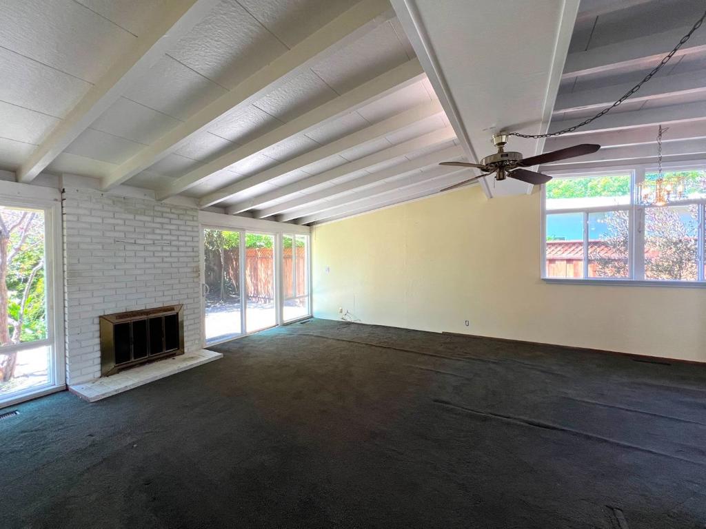 183 Thompson Square Property Photo 8