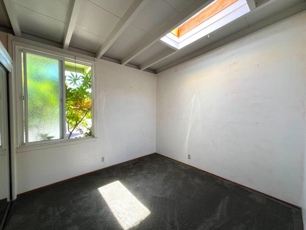 183 Thompson Square Property Photo 16