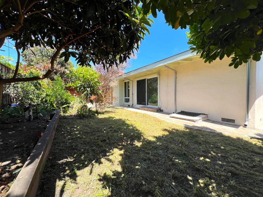183 Thompson Square Property Photo 21