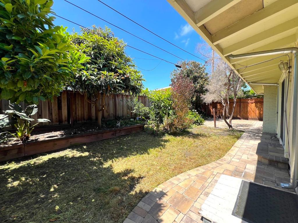 183 Thompson Square Property Photo 22
