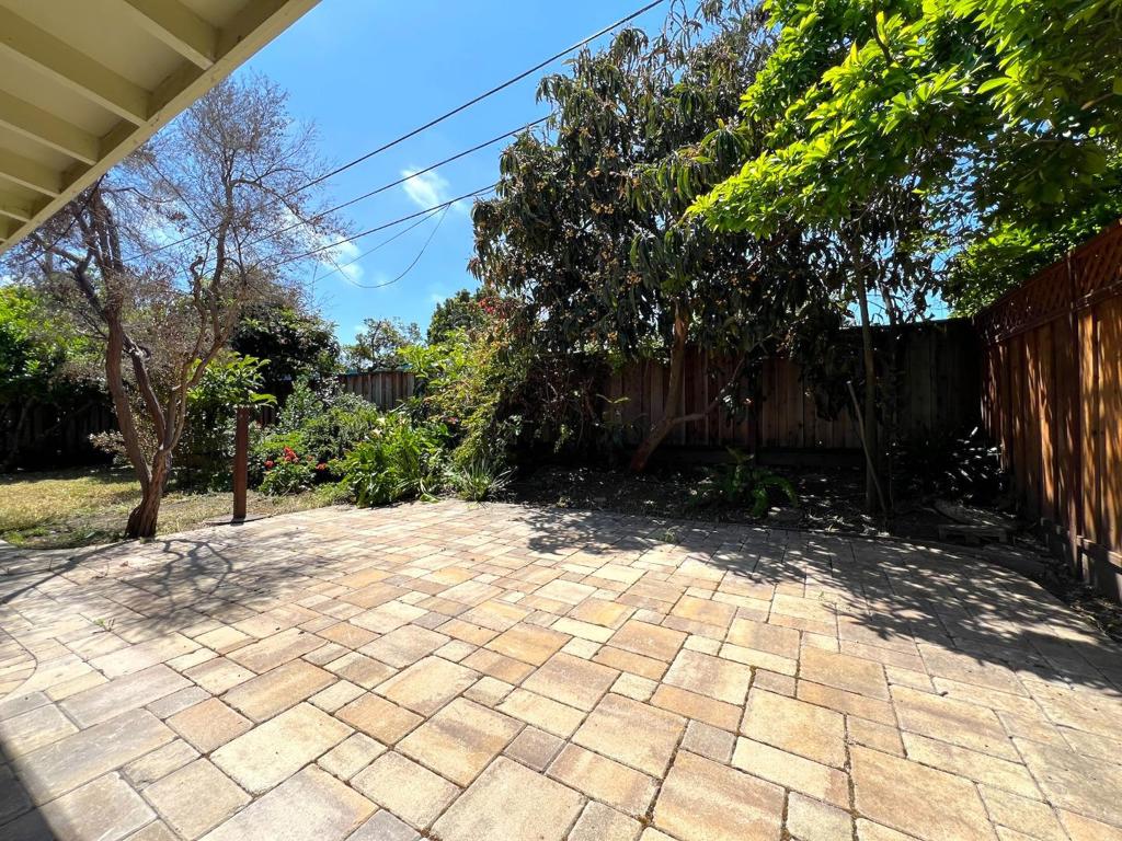 183 Thompson Square Property Photo 26