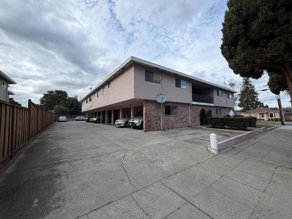 215 Charles Street Property Photo 5