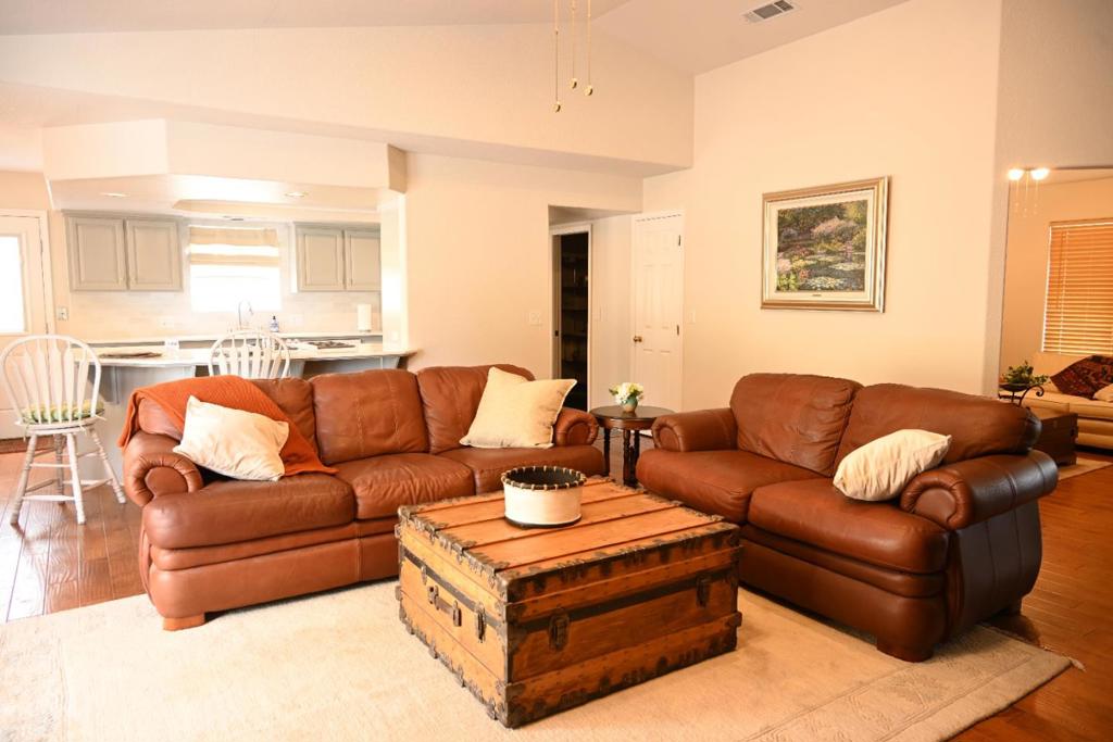 42924 Deep Forest Drive Property Photo 5
