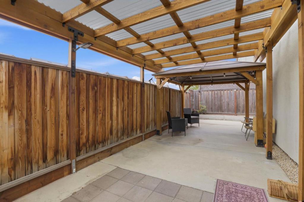 894 Brennan Way Property Photo 34