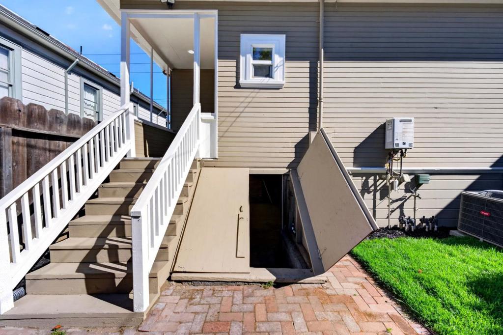 105 Fox Avenue Property Photo 26