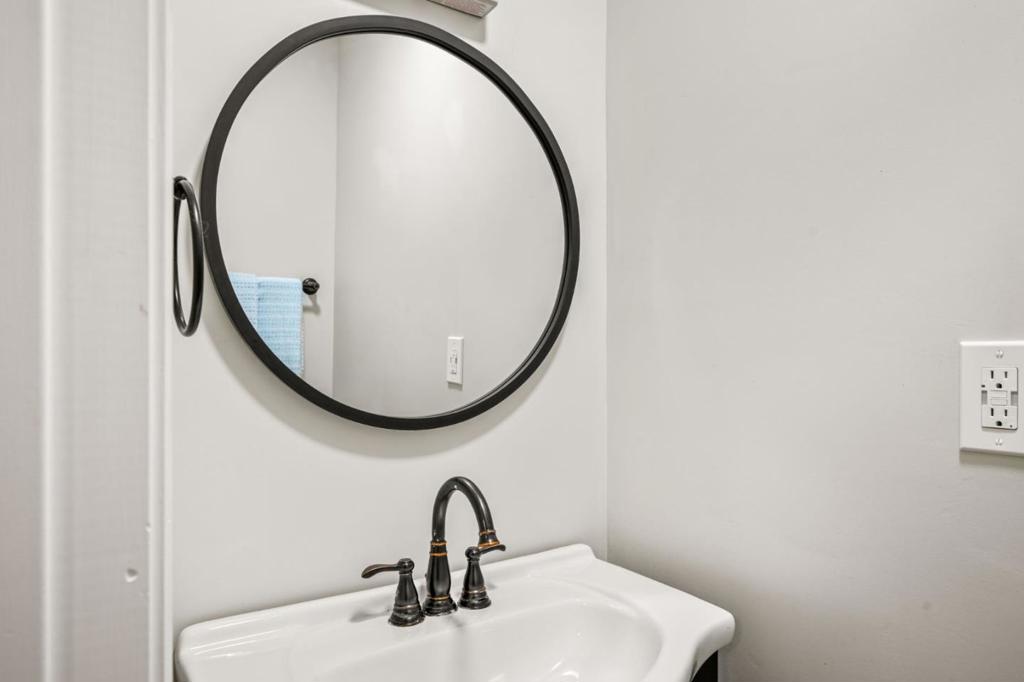 17529 Mayflower Drive Property Photo 39