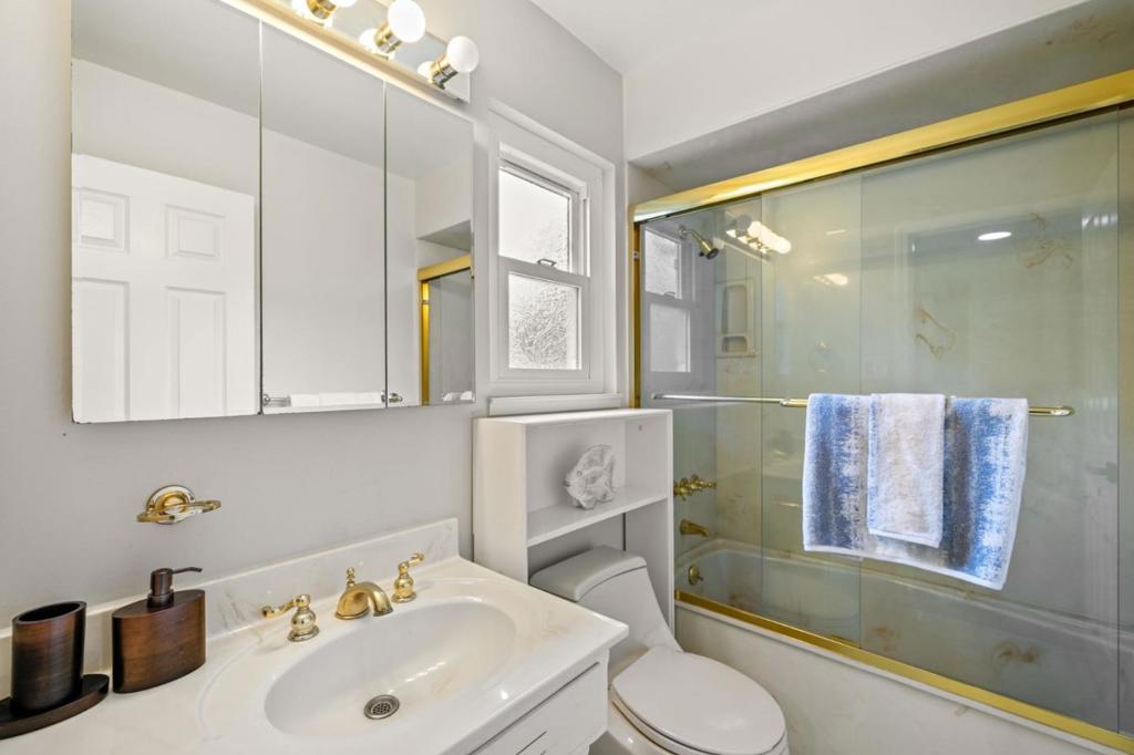 17529 Mayflower Drive Property Photo 45